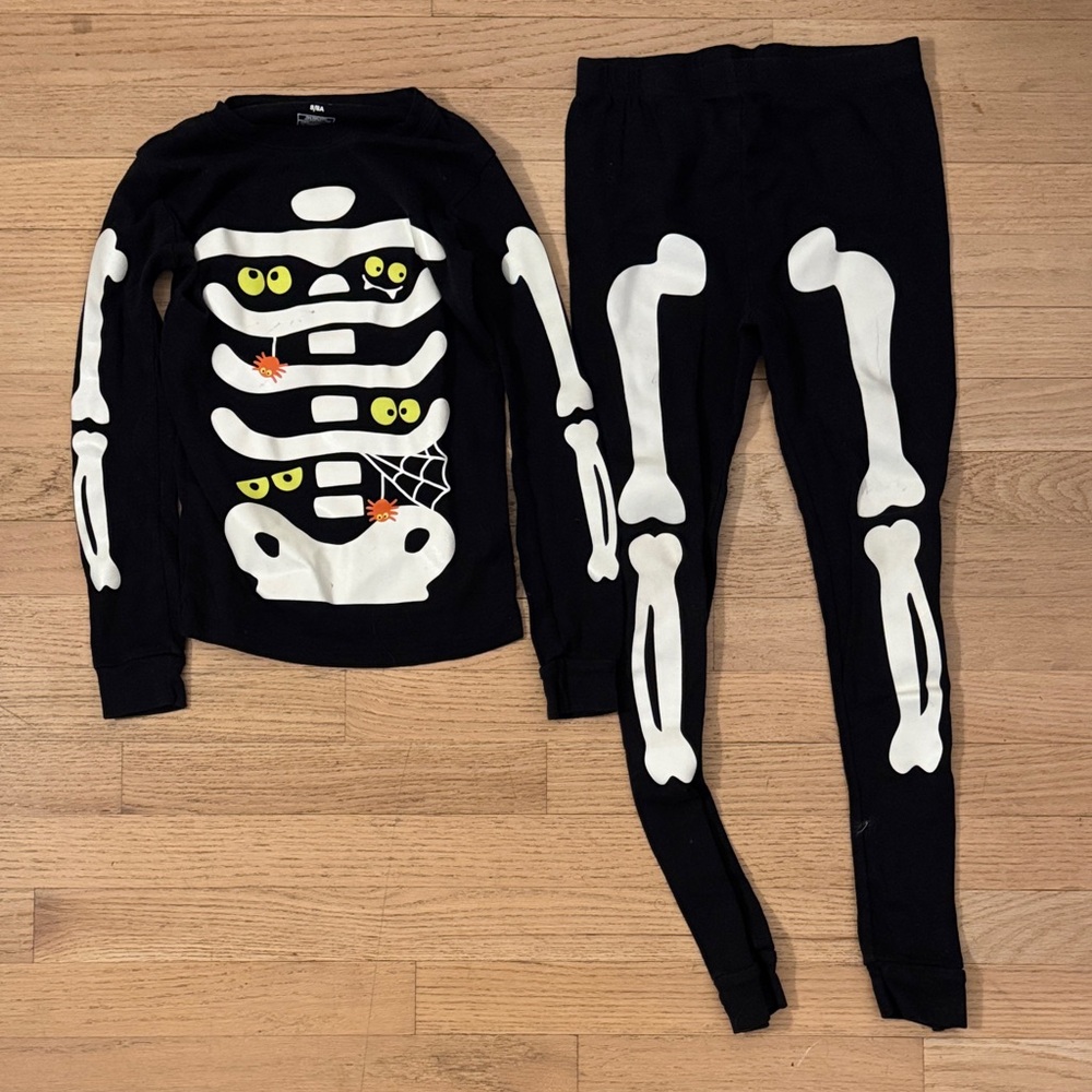 Carter's Classic Black Top